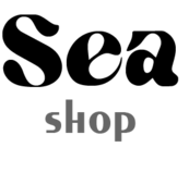 Logotipo de la marca en la que la leyenda ‘Sea’ se encuentra escrita en una tipografía decorativa irregular de color negro, y la leyenda ‘shop’ en una tipografía recta sin serif gris.